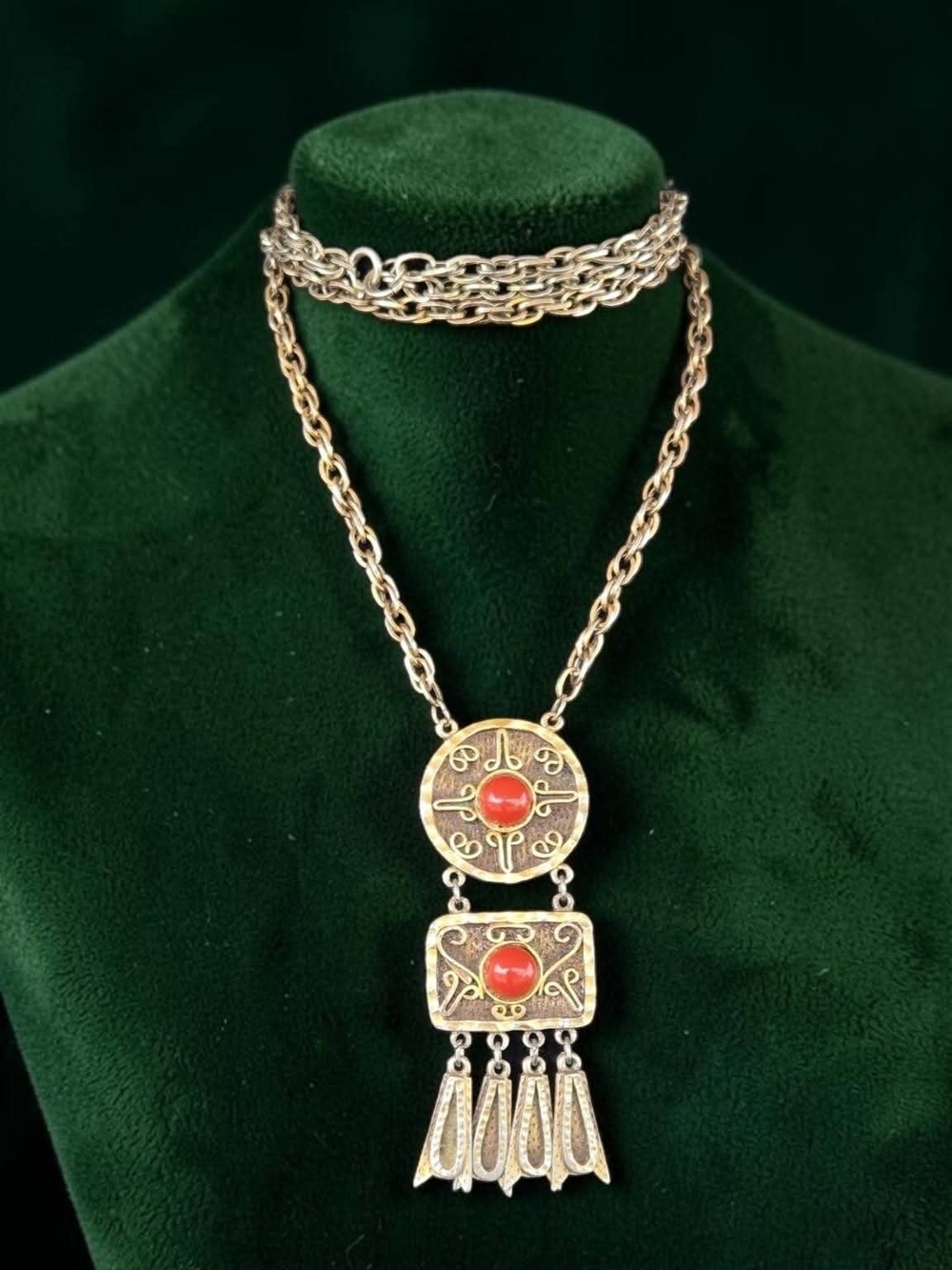 Vintage Red Cabochon Articulated Pendant Necklace